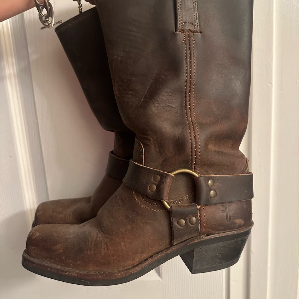 Frye Harness 12R Boots | Brown Distressed Leather | Women’s Size 7.5